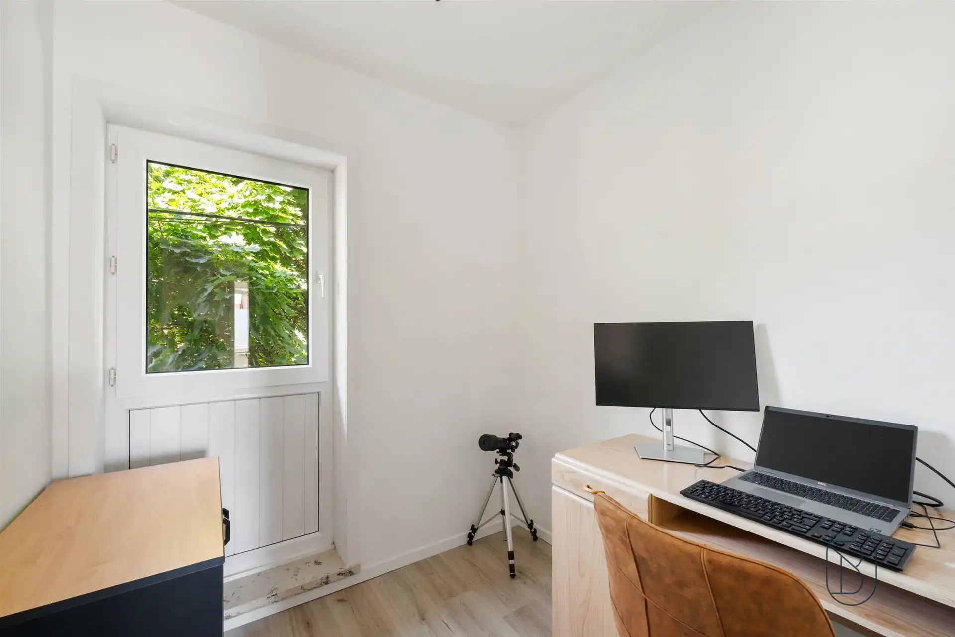 Instapklare woning met zonnige tuin, garage & tweede uitweg foto 10