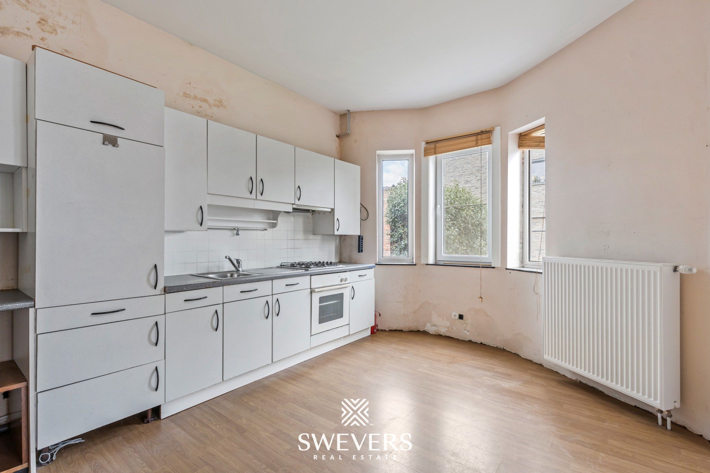 Unieke renovatiekans: karaktervol herenhuis te Zonhoven foto 7