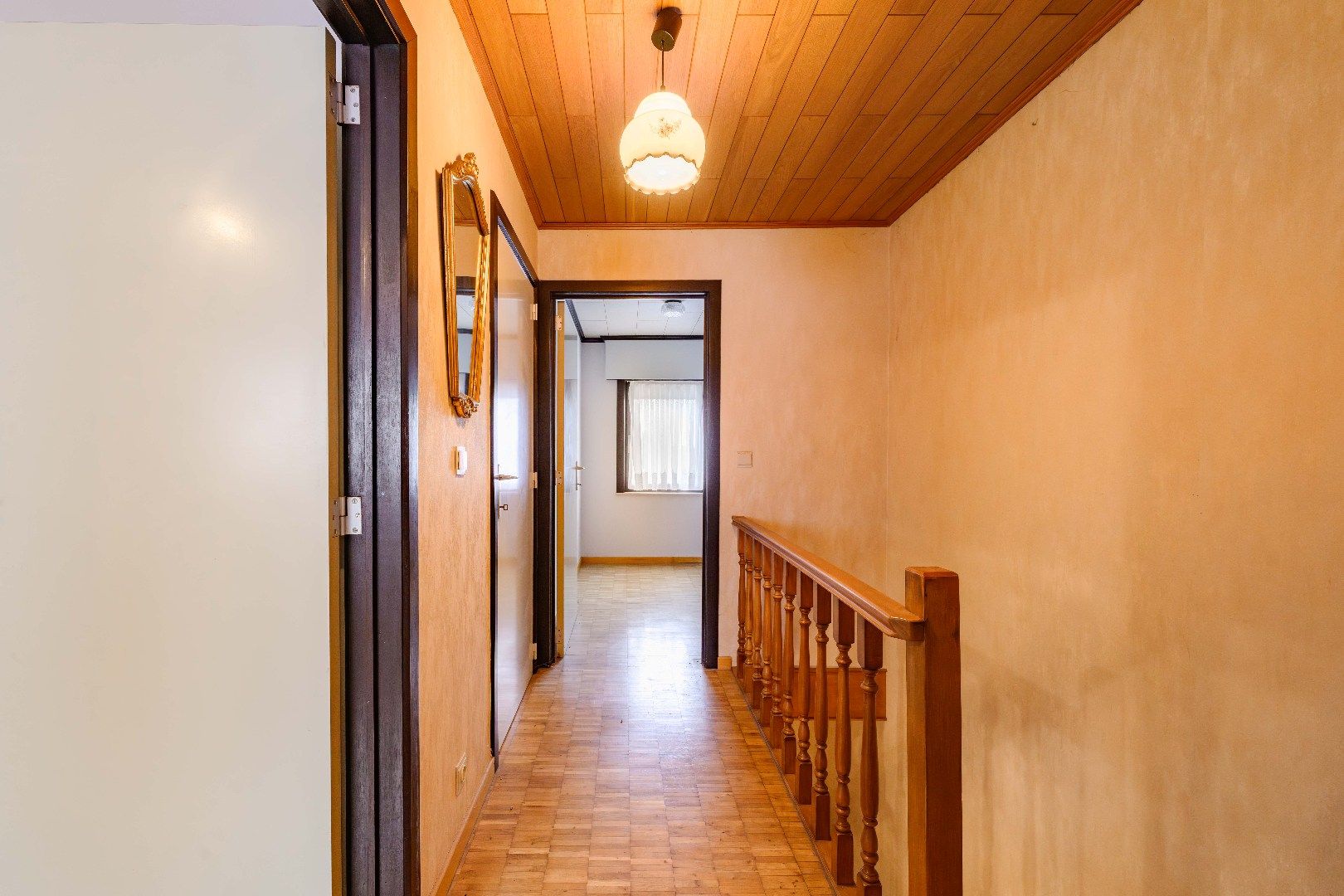 GOED ONDERHOUDEN RIJWONING MET 3 SLPKS, TUIN & GARAGE foto 9