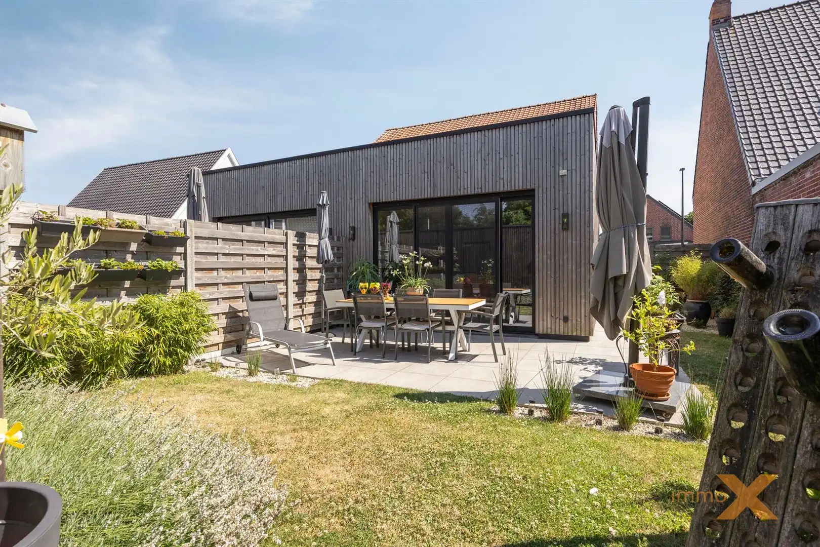 Charmante lichtrijke totaal gerenoveerde woning!! foto {{pictureIndex}}
