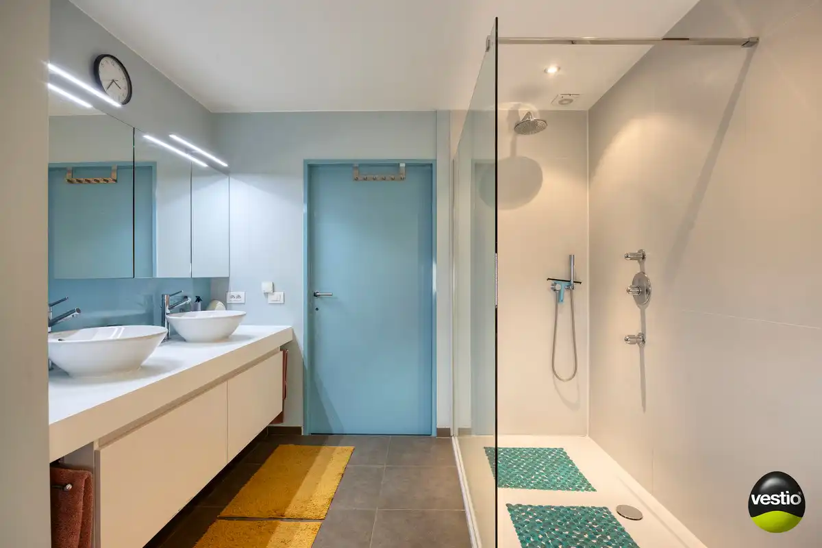 TIJDLOZE MODERNE WONING OP 10A73CA TE HOESELT. foto 27