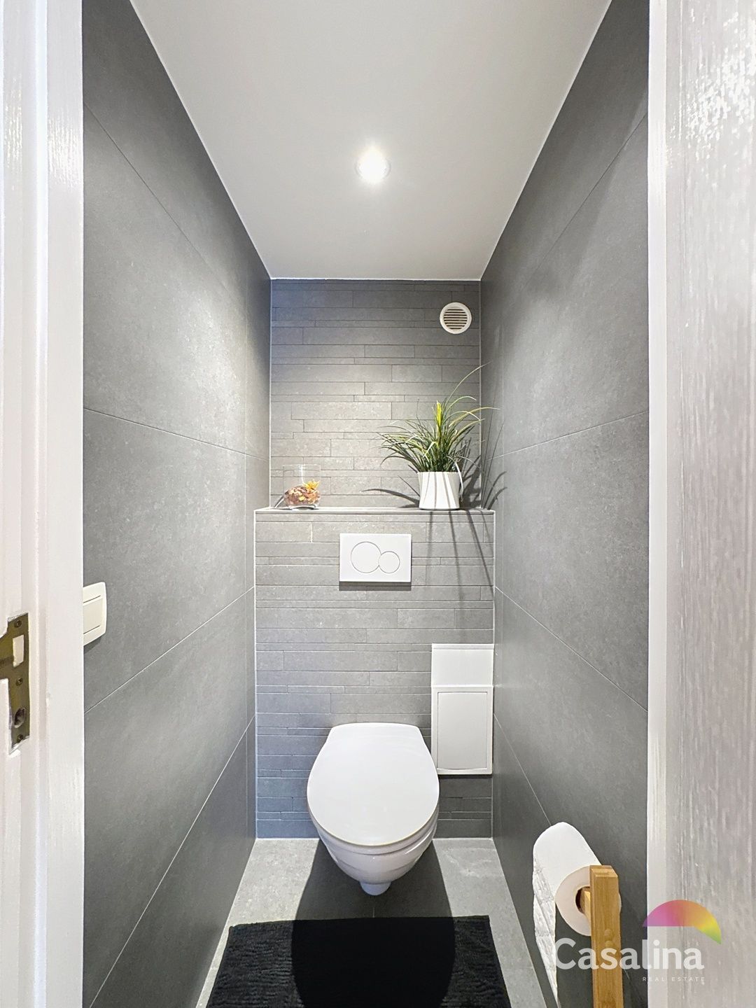 Twee-slpk appartement in uitstekende staat foto 8