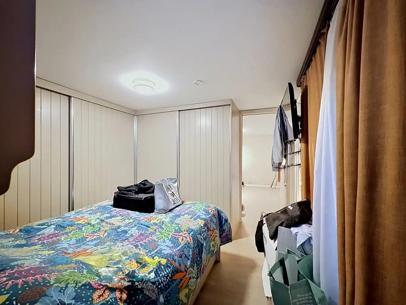 Gelijkvloersappartement met 2 SLPK! foto 6