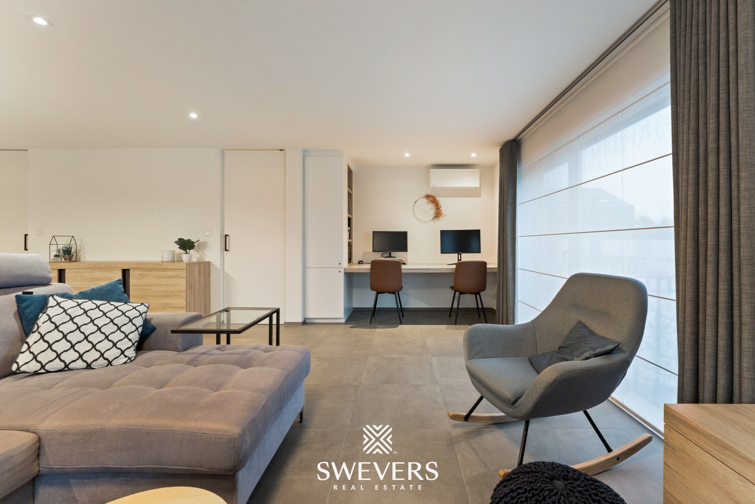 Instapklaar, volledig gerenoveerd appartement met groot terras, airco en staanplaatsen in hartje Heusden-Zolder foto 11