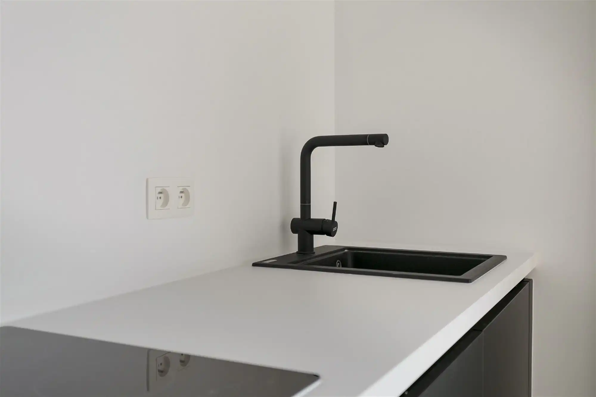 Appartement met 1 slpk en 2 ruime terrassen vlakbij het centrum van Deinze en de mooie Leiestreek foto 9