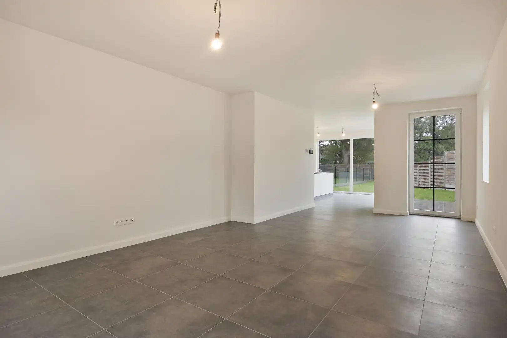 Kwalitatief afgewerkte en ruime nieuwbouw (HOB) met 3 ruime slpks op 412 m² te Olen ! foto 3