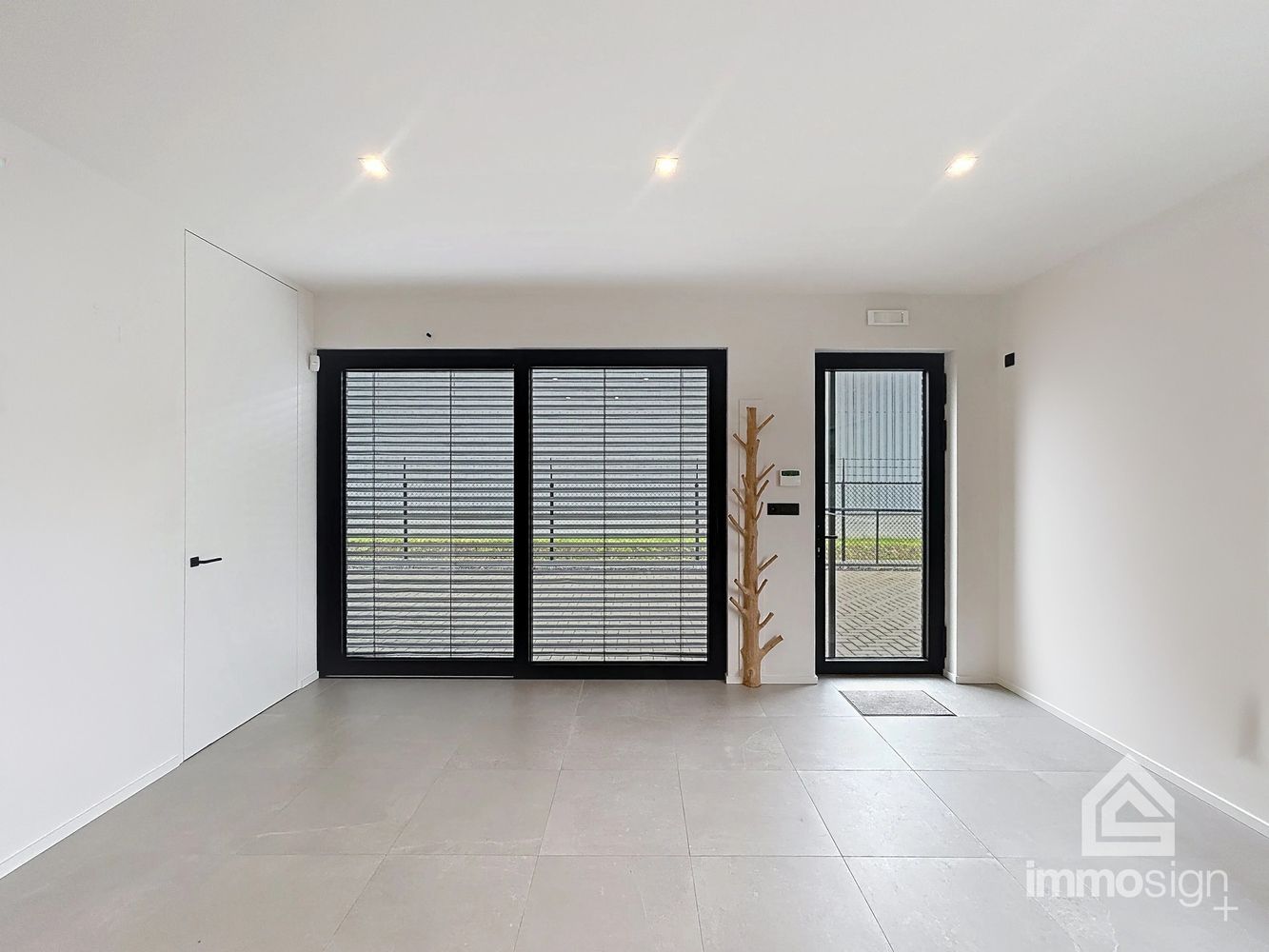 Modern afgewerkte kantoor- of praktijkruimte te Bocholt! foto 6