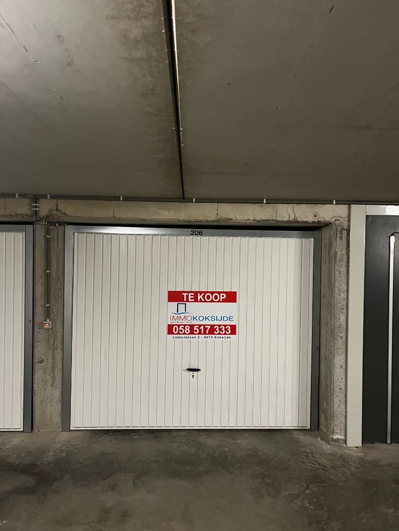 Garage te koop in het centrum foto 2