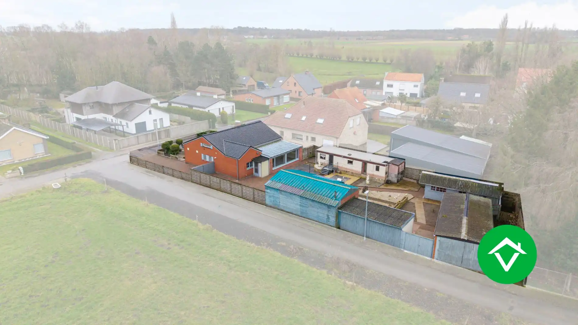 Alleenstaande woning met garage te Koekelare foto 2