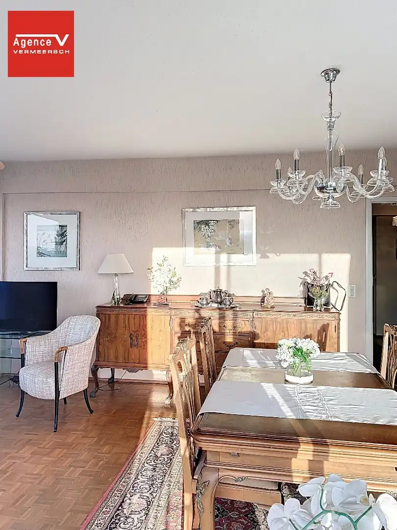 2-slaapkamerappartement met panoramisch zicht op stad én zee VERKOCHT NA EERSTE BEZOEKDAG! foto 8