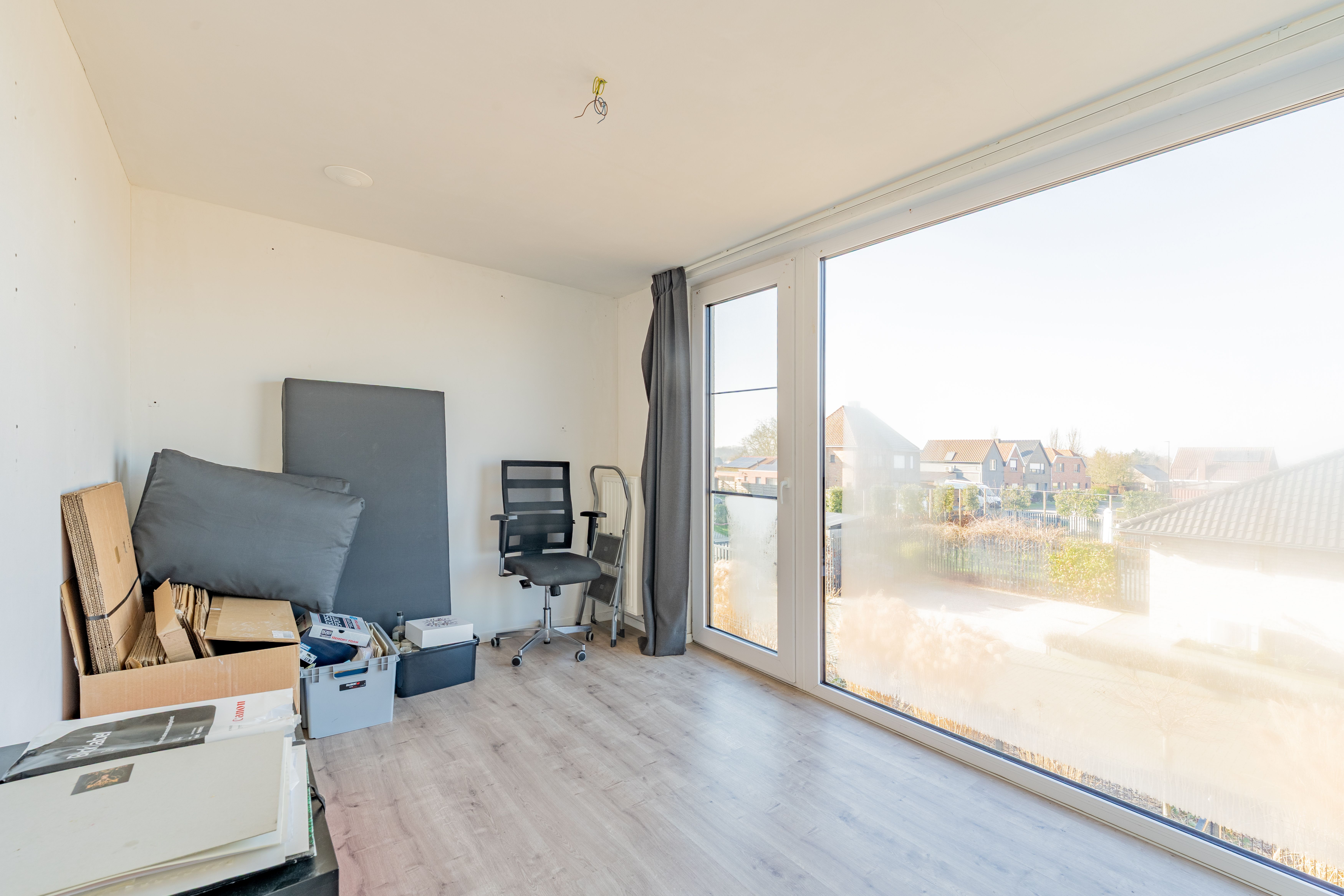 Halfopen bebouwing met inpandige garage en ruime tuin foto 6