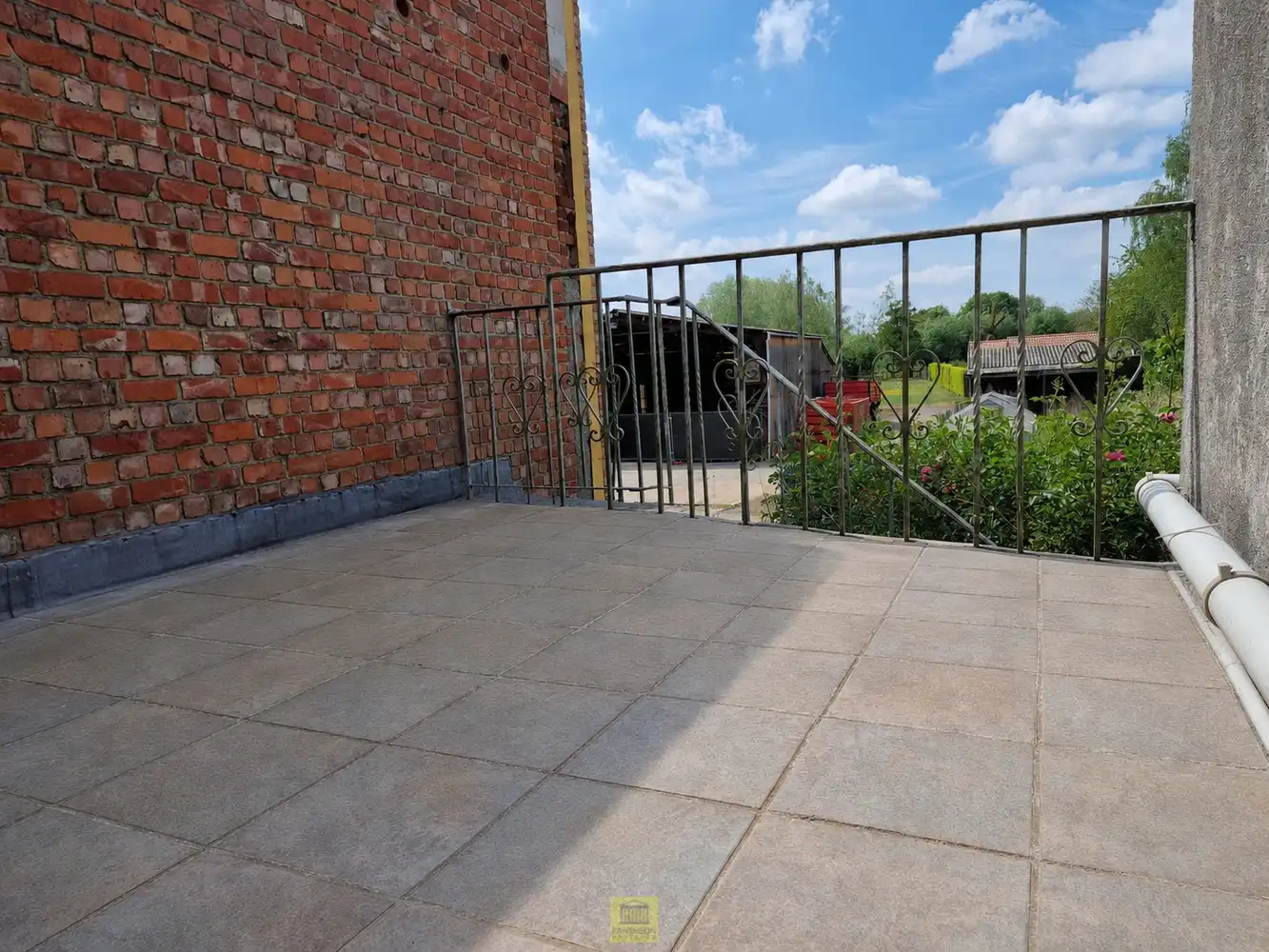 Ruime woning met tuin, garage en tal van mogelijkheden. foto 13
