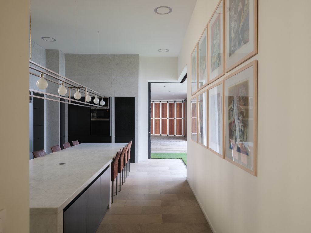 Indrukwekkend stadspaleis met imposant woonvolume, zwembad en parkeermogelijkheden foto 6