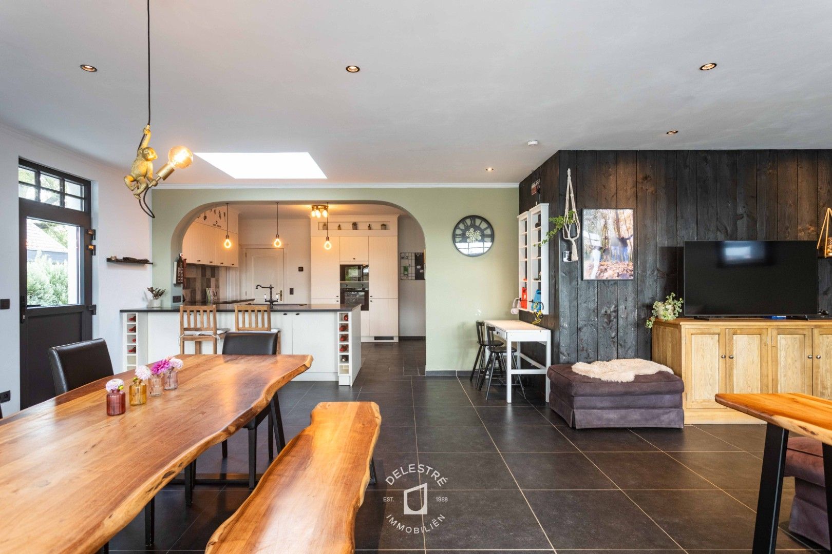 GERENOVEERDE WONING MET 6 SLPK. EN TUIN foto 3