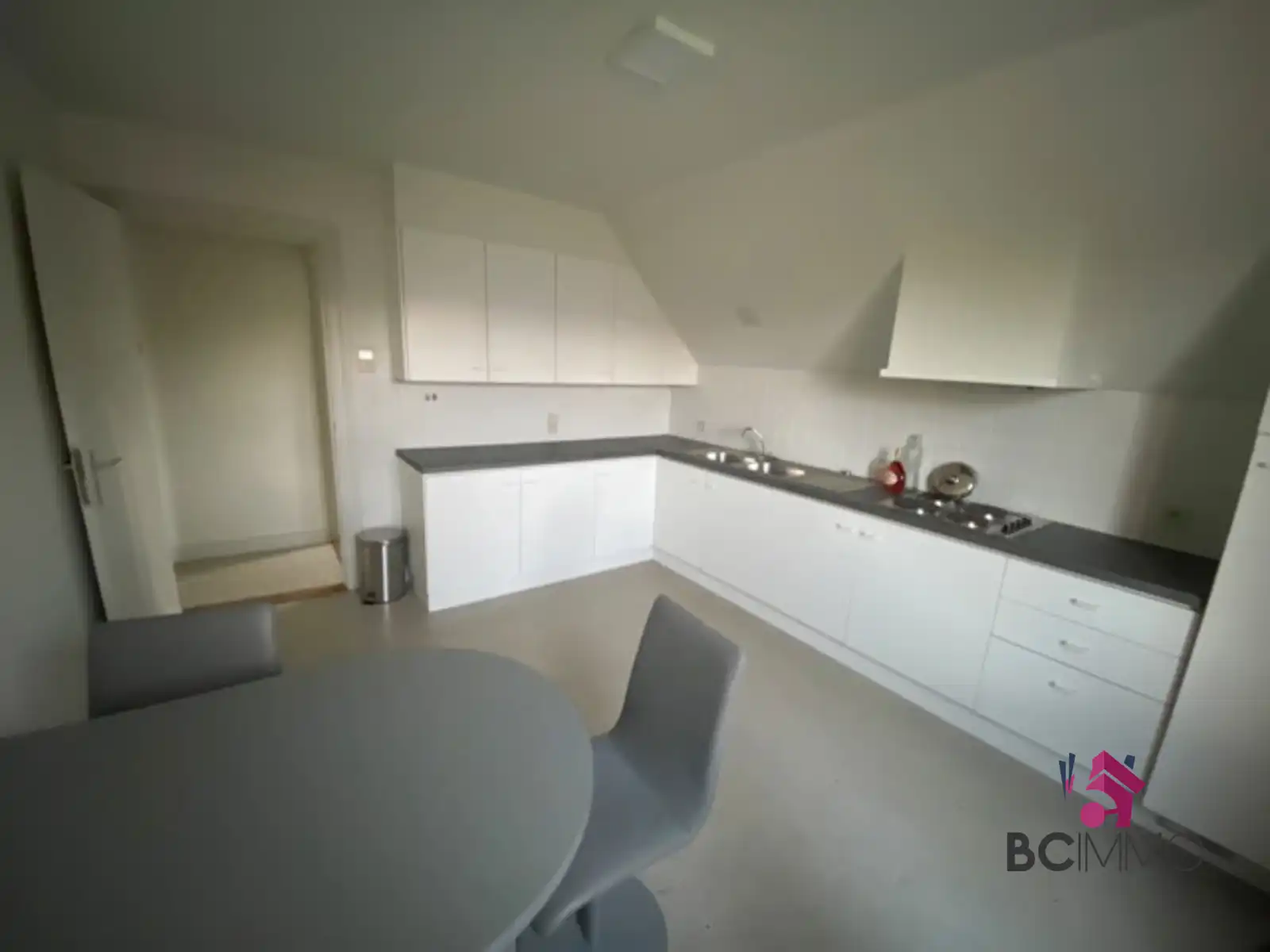 Ruime woning in een rustige, residentiële buurt. foto 15