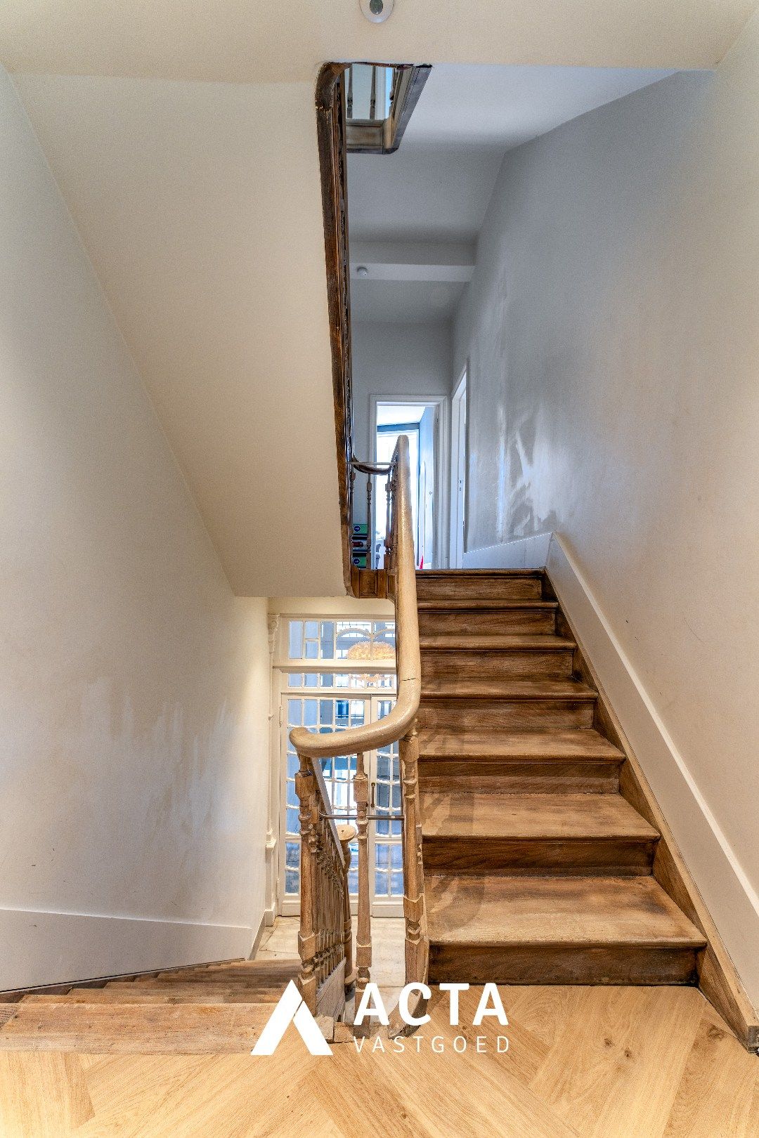 Gerenoveerde herenwoning met vijf slaapkamers in het centrum van Oostende foto 10