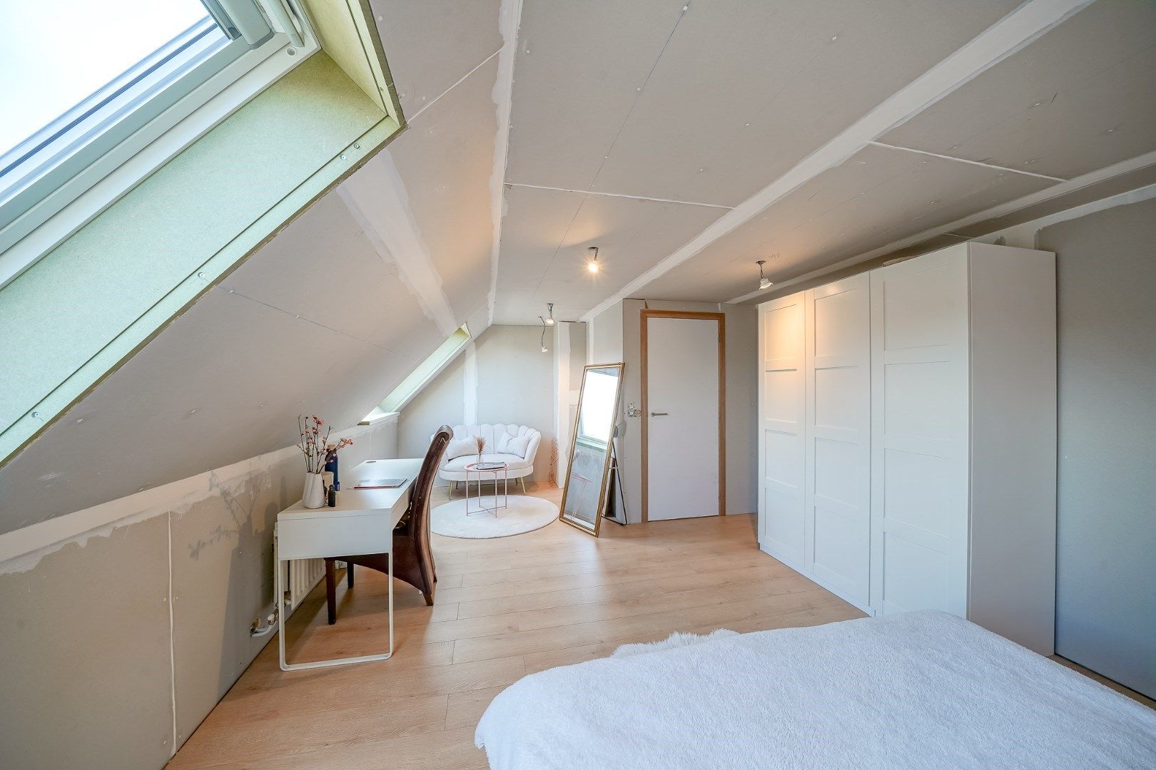 Ruime bel-étagewoning met garage en 3 slaapkamers foto 16