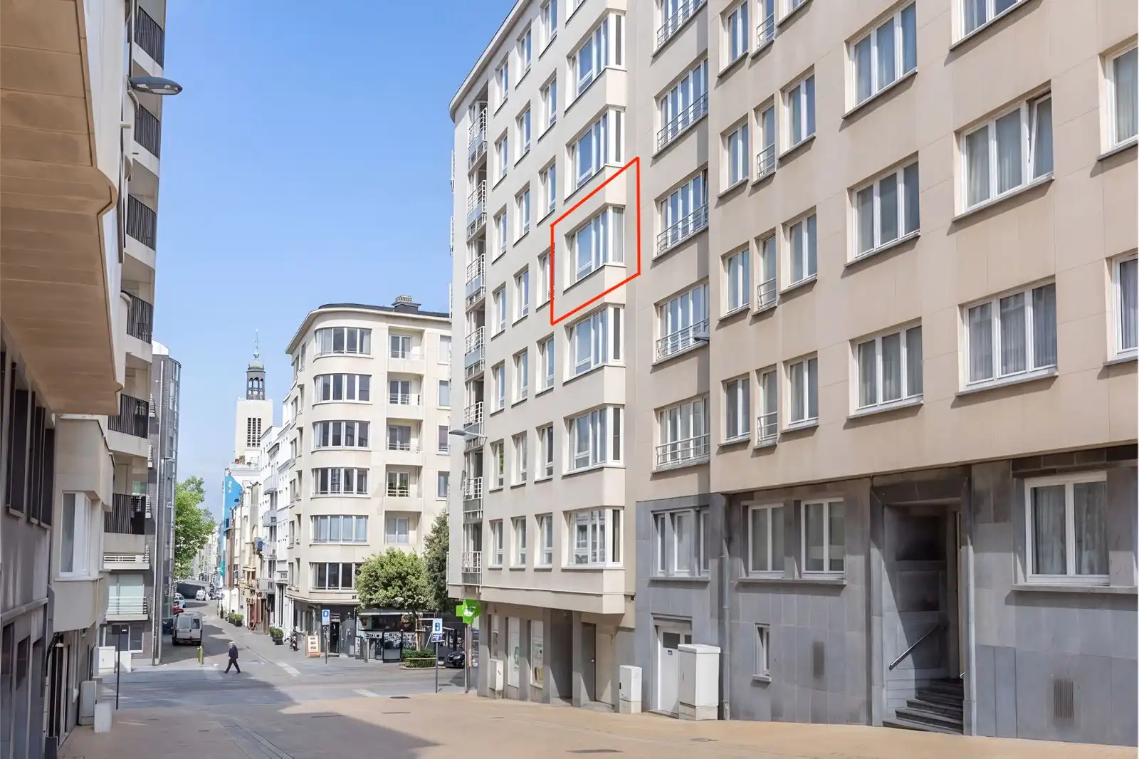 Stijlvol gerenoveerd appartement met 2 slaapkamers en lateraal zeezicht foto 14