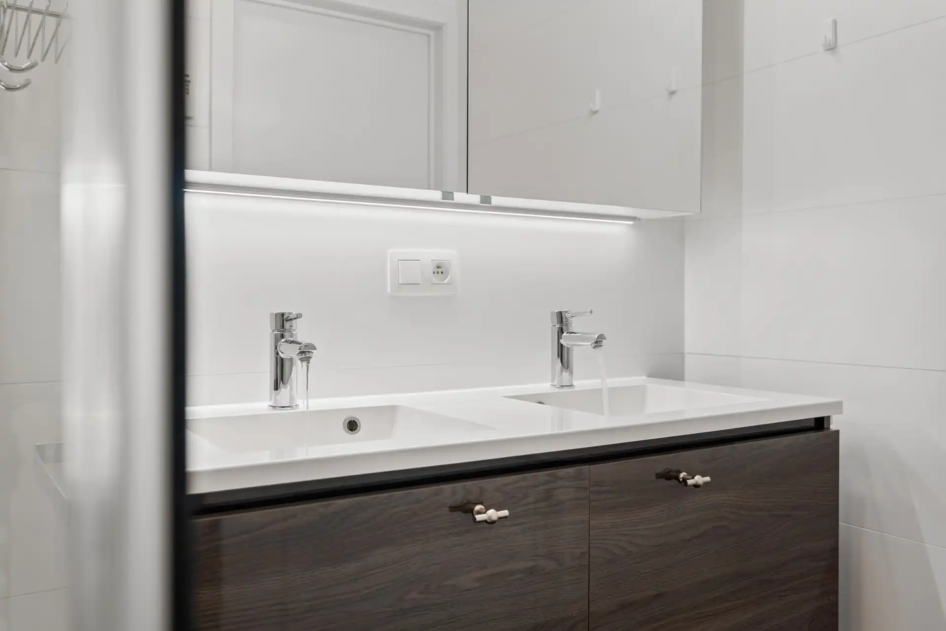 Zeer ruim 3-slaapkamerappartment nabij het strand te Mariakerke foto 15