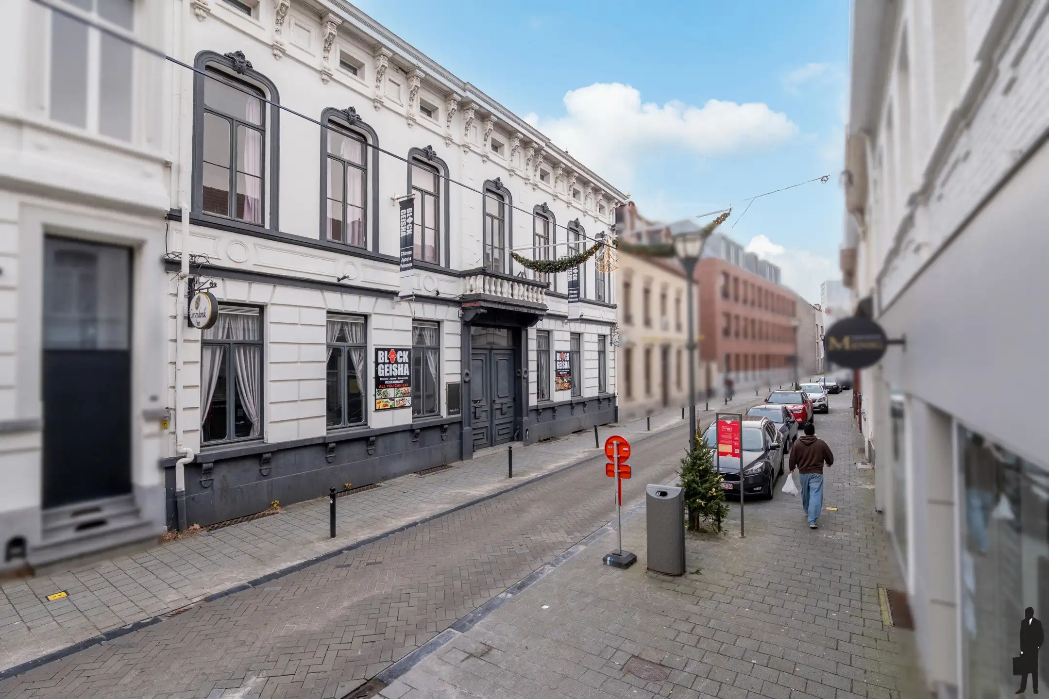 Statig neoclassicistisch herenhuis in hartje Turnhout foto 2