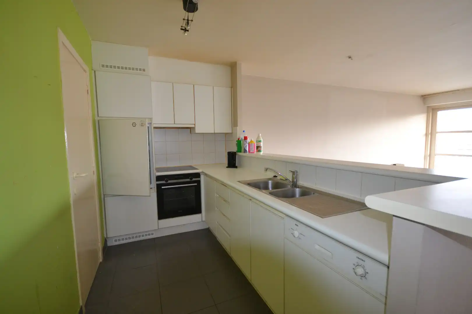 Ruim twee slaapkamer appartement te Oostduinkerke foto 4