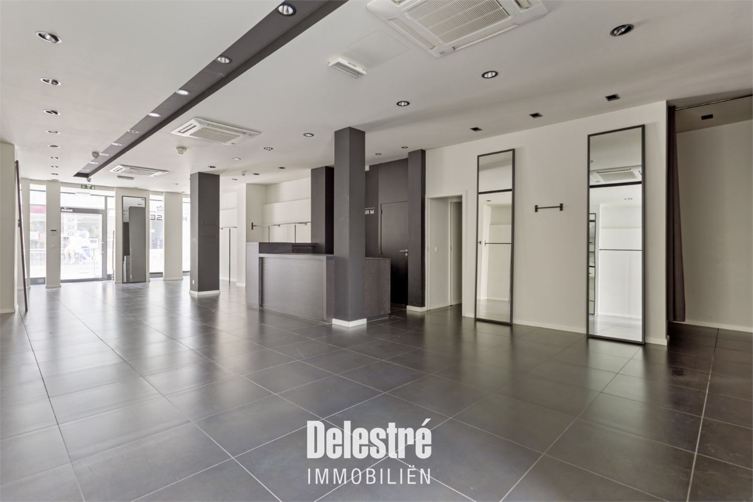 MODERN INSTAPKLAAR COMMERCIEEL GELIJKVLOERS BEVERSTRAAT foto 10