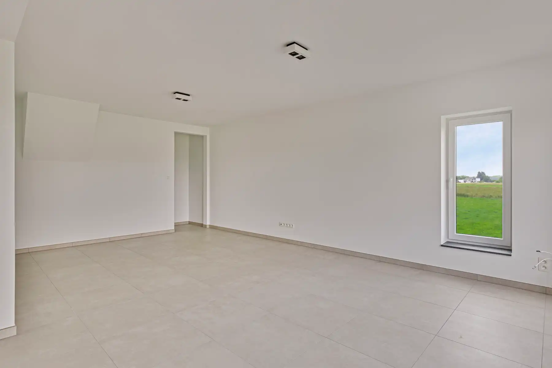 Duplex appartement met 4 slpk en 2 badkamers, tuin en garage foto 3