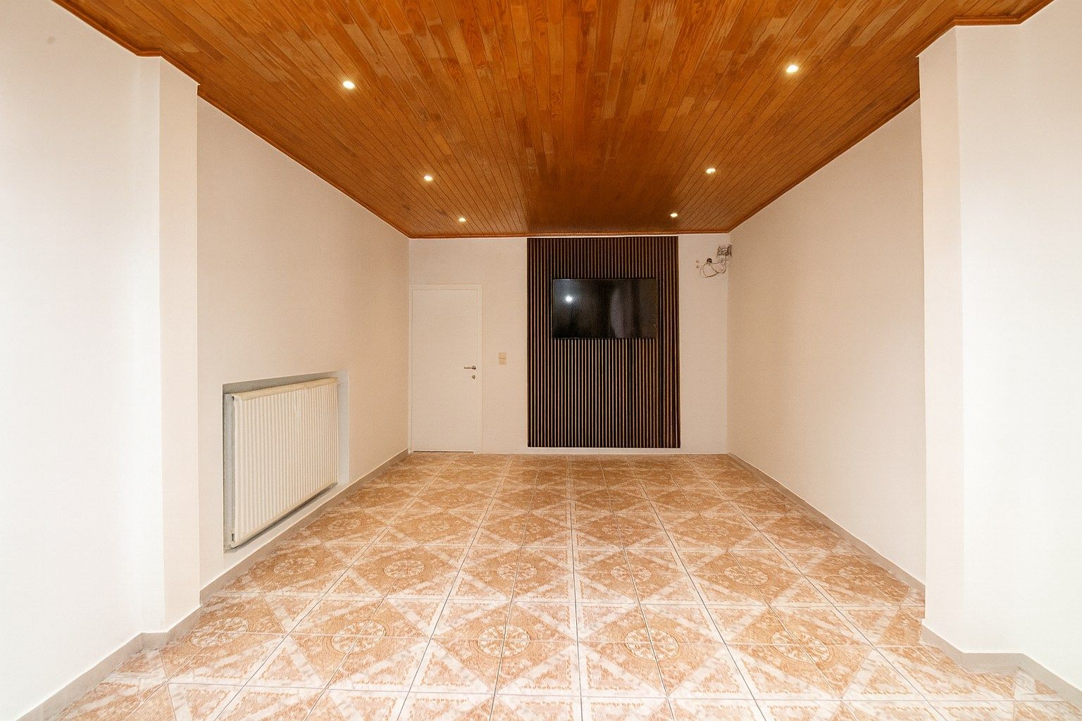 Te koop: Uitzonderlijk ruime stadswoning met 6 slaapkamers, garage en tuin in het hart van Sint-Niklaas! foto 7