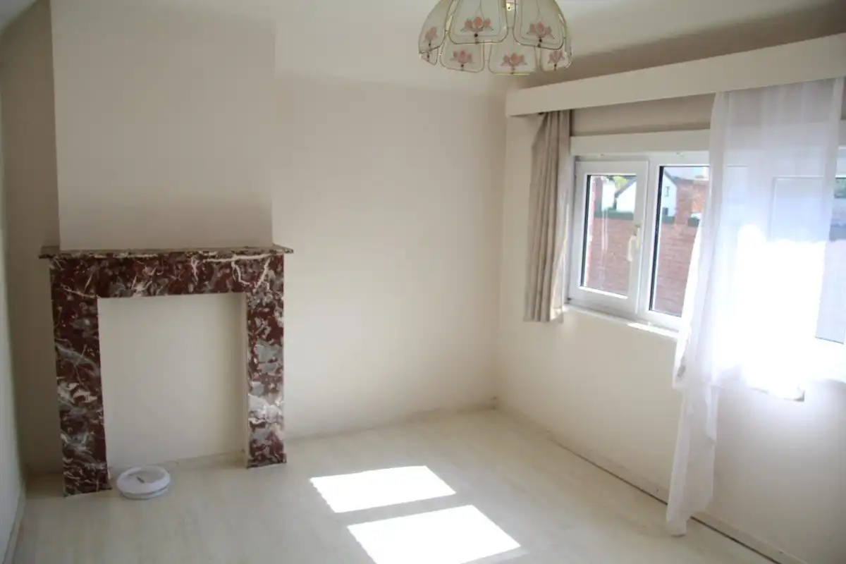 Woning met 2 slaapkamers, stalling en diepe tuin foto 11