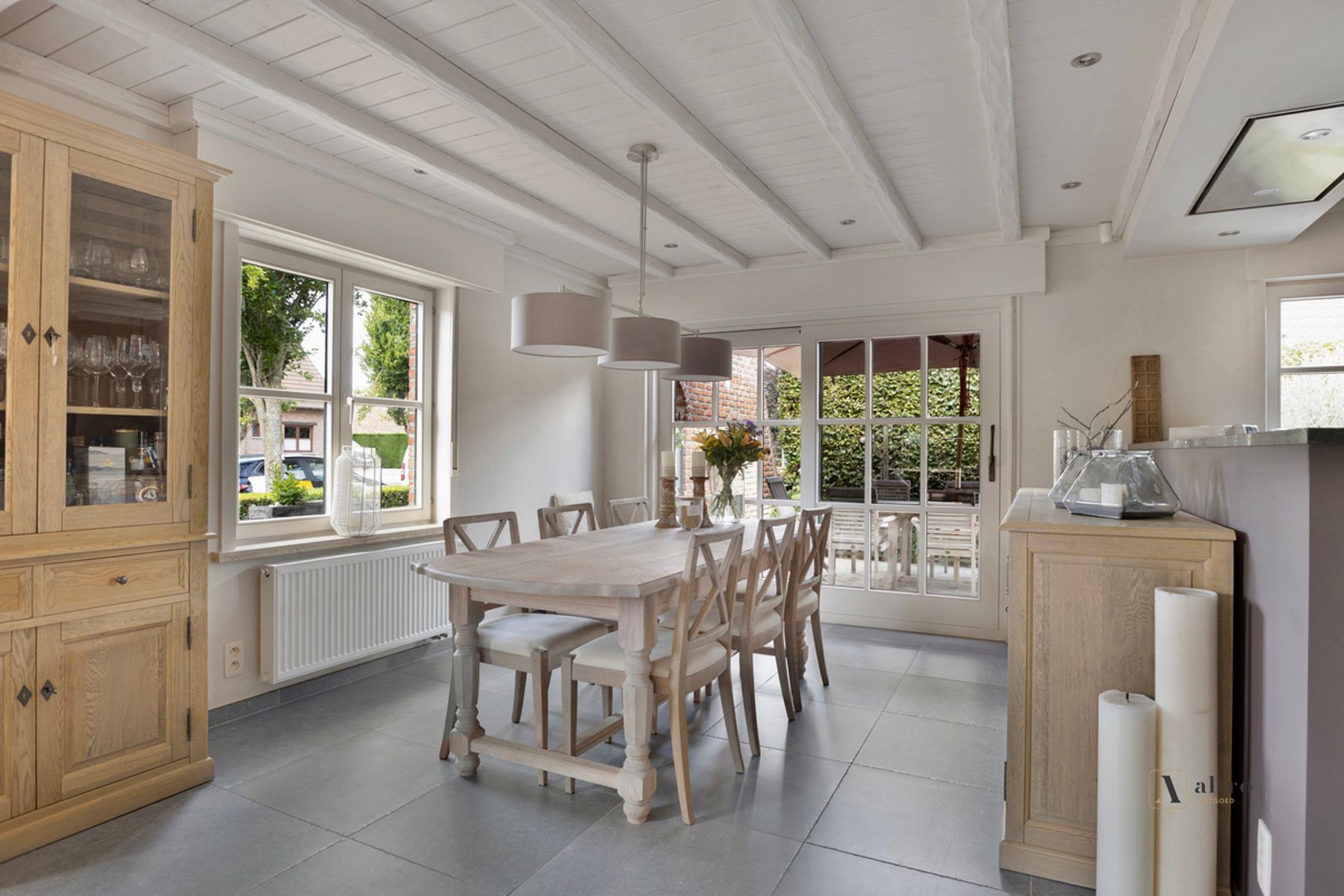 Prachtige en instapklare villa in landelijke stijl  foto 6
