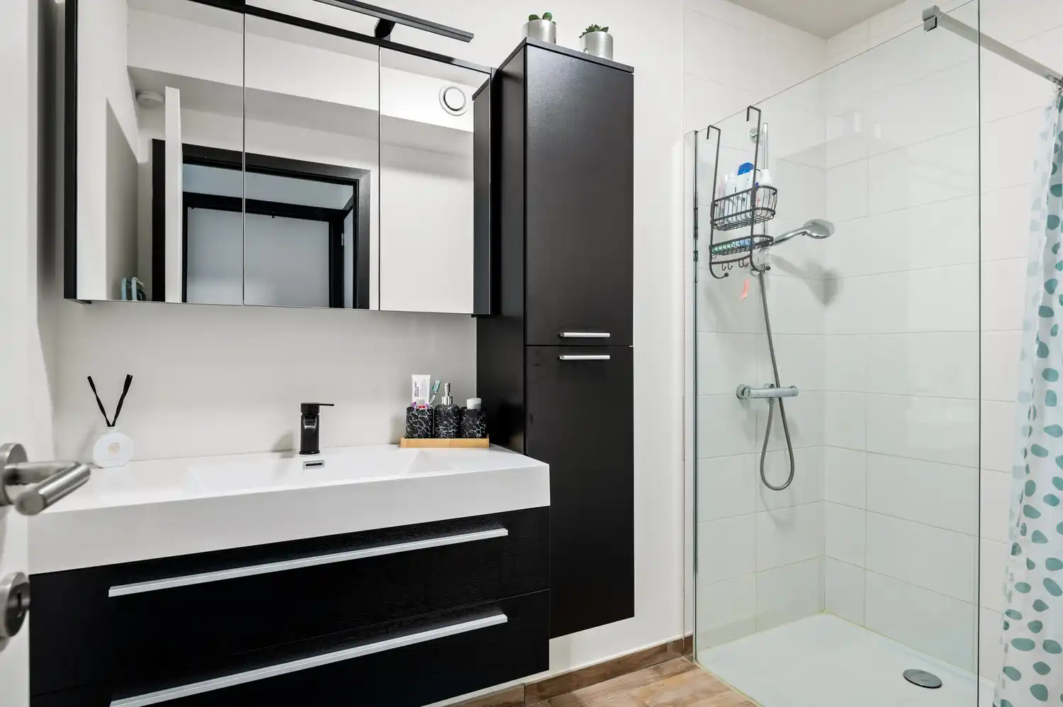 Instapklaar appartement met 2 slaapkamers en zonnig terras! foto 7