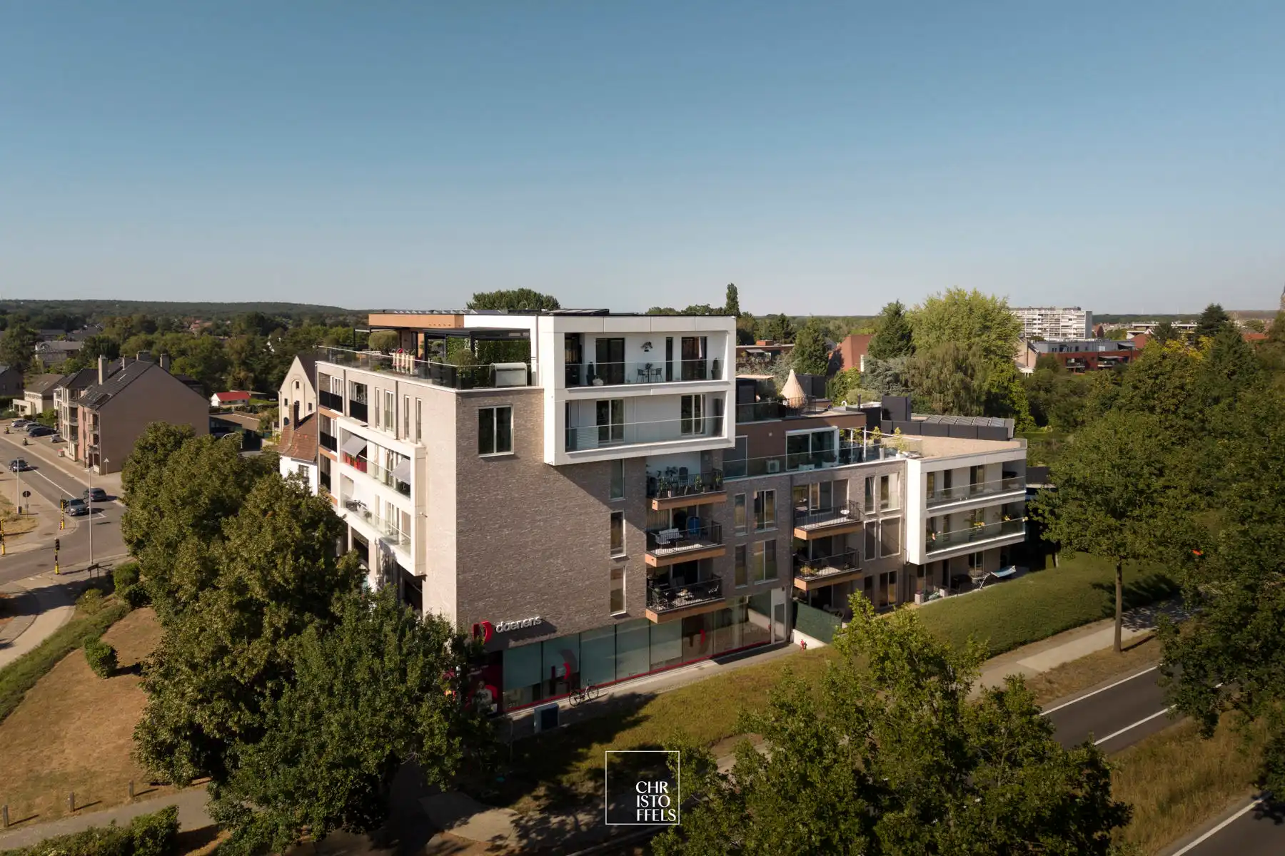 The Penthouse 250 m² ultra high-end woonruimte  89 m² terras met plunge pool foto 24