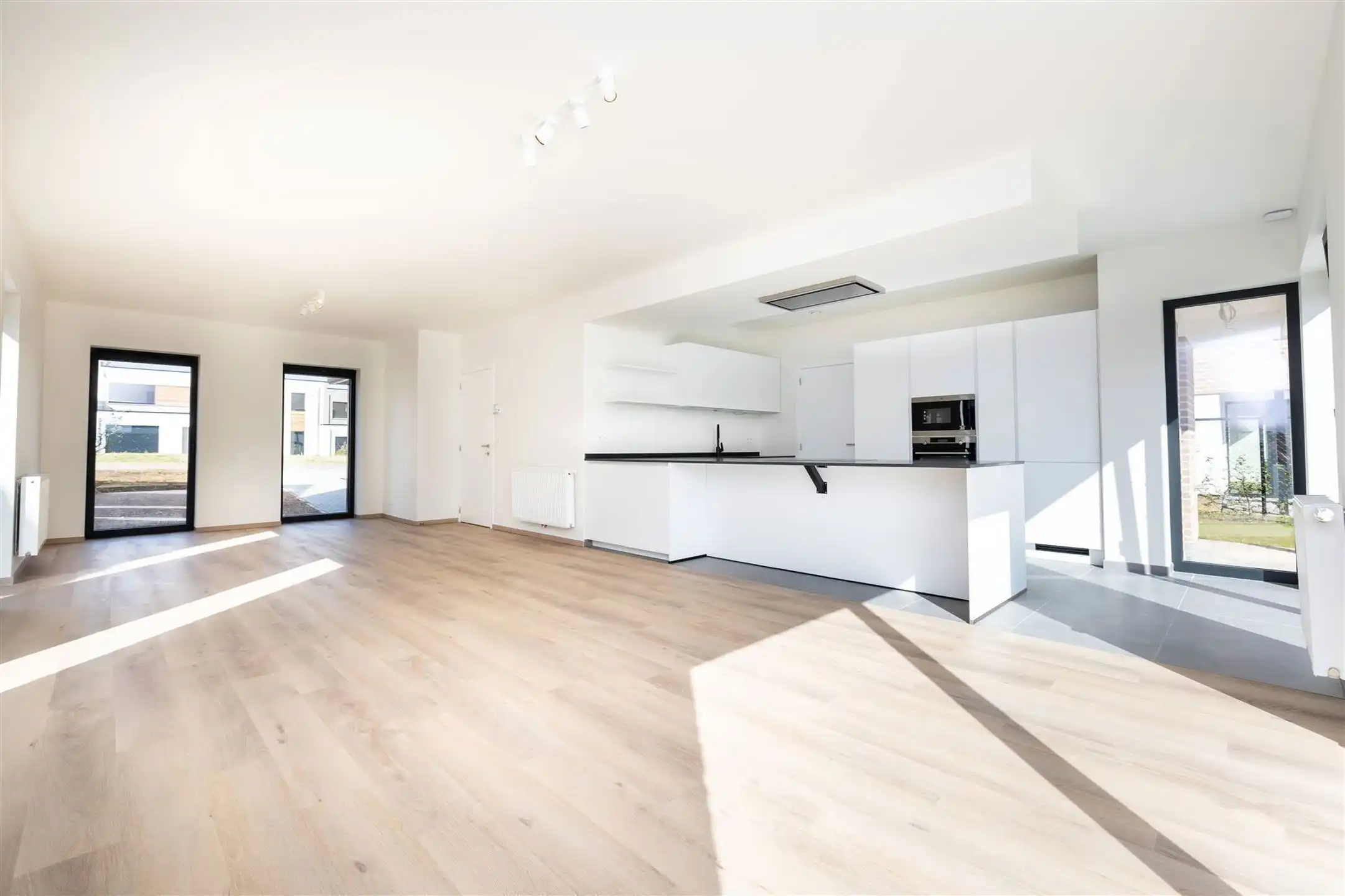 Nieuwe villa - 4 slaapkamers in een nieuwe woonwijk foto 3