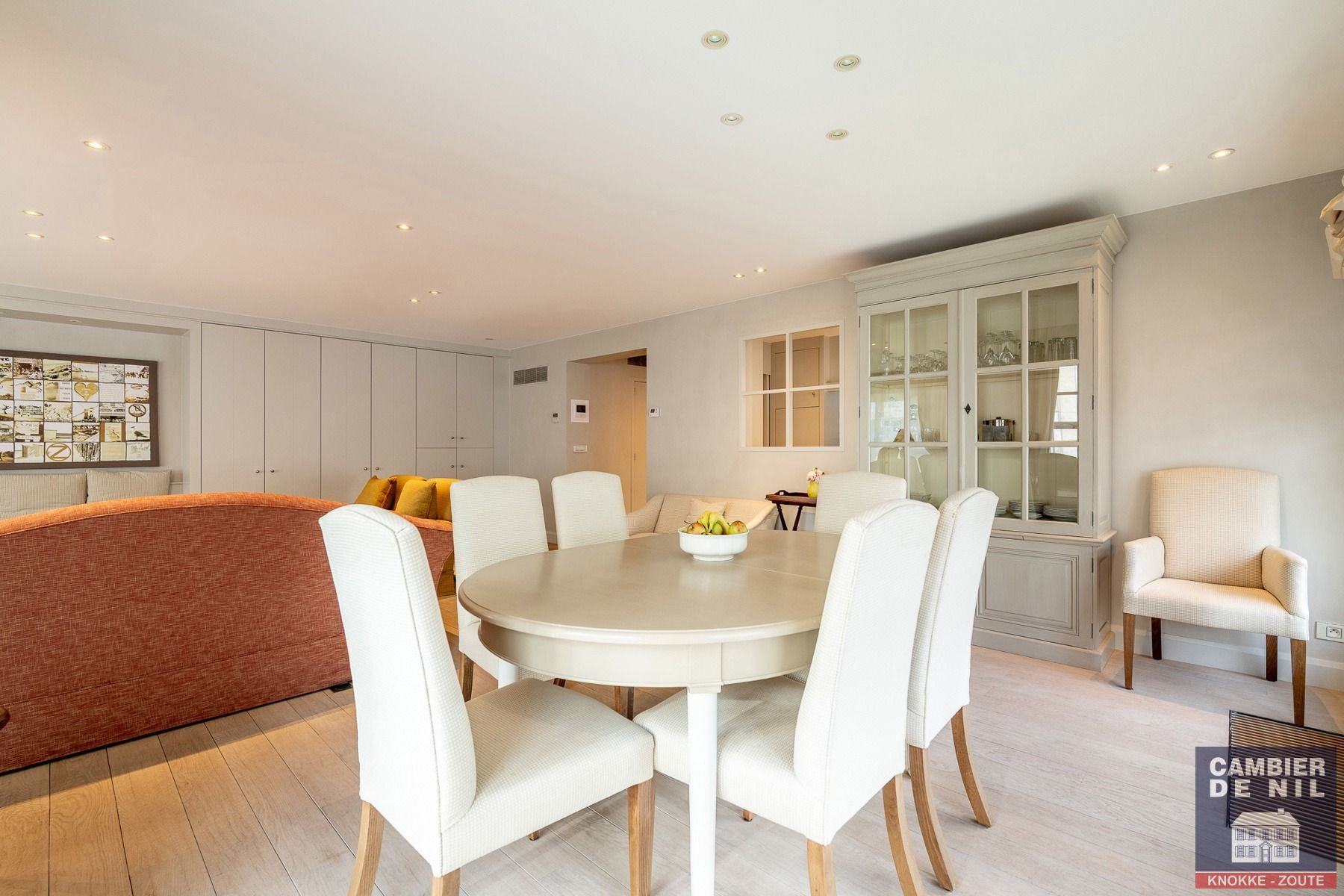 Ruim (155 m²) gemeubeld 3 SK appartement in hartje Zoute foto 12