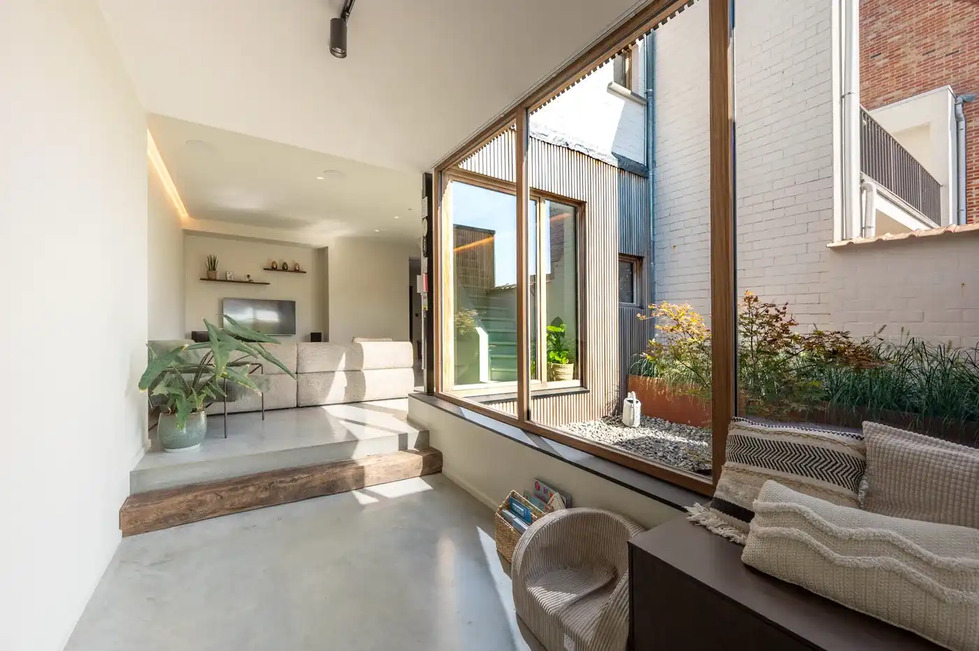 Prachtig gerenoveerde woning op een toplocatie in Knokke, met weidse open zichten over de Knokse polders foto 11