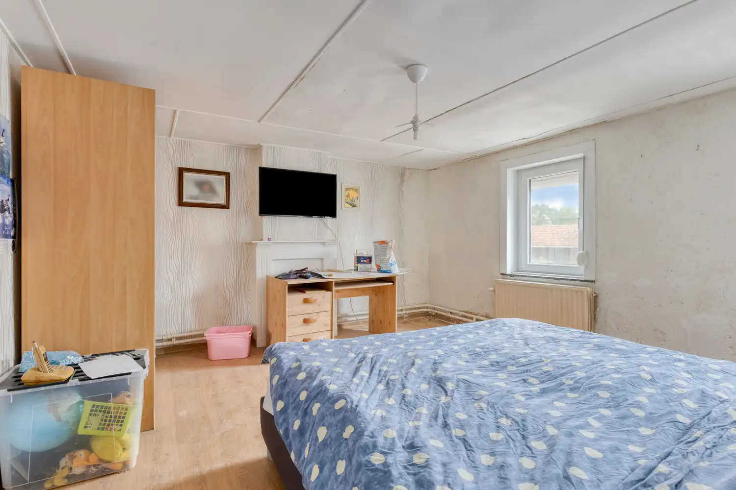 RUIME EN GERENOVEERDE WONING MET 4 SLAAPKAMERS EN WESTGERICHTE TUIN TE HALEN! foto 21