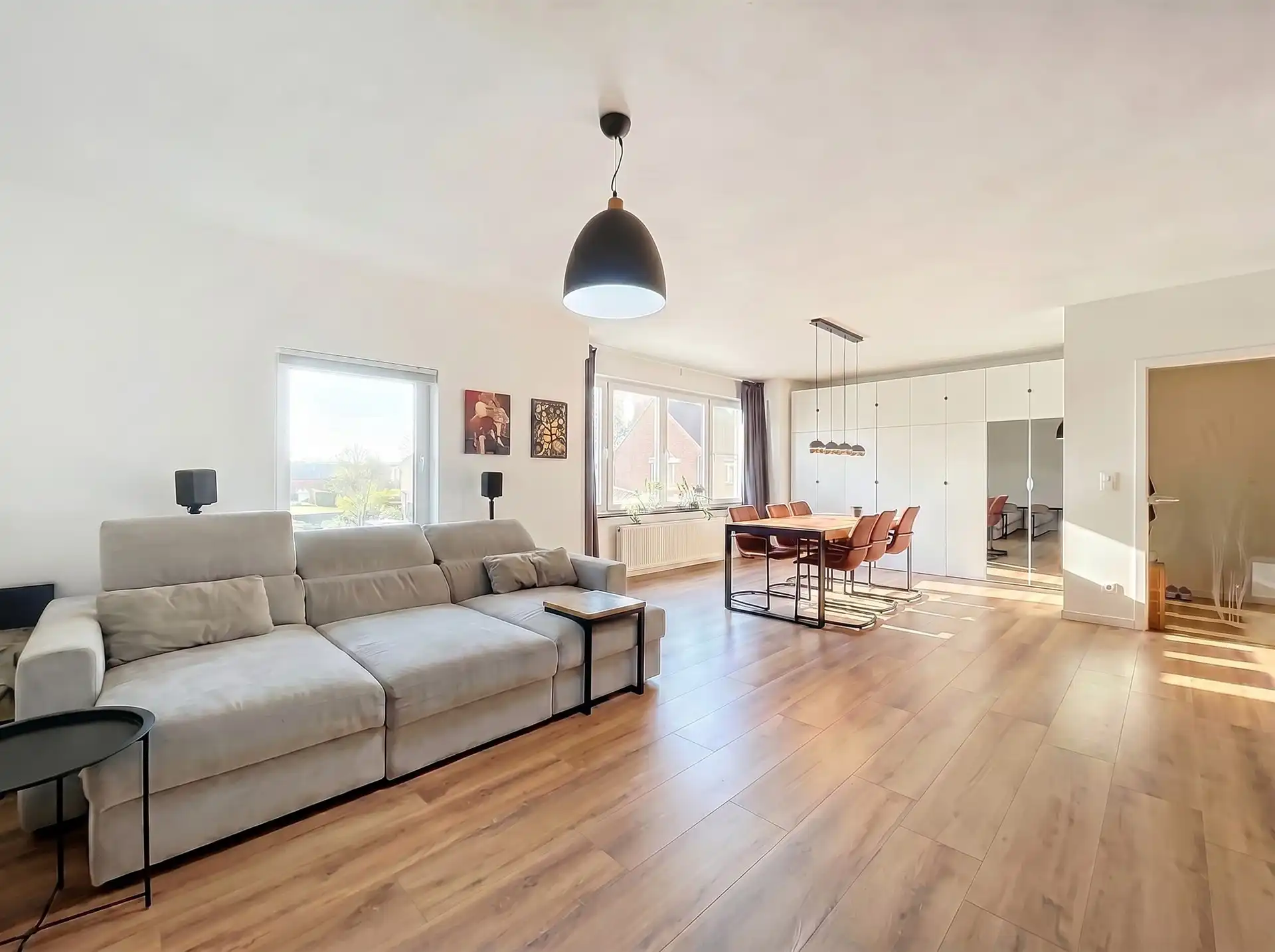 Modern appartement met 2 slaapkamers en garagebox foto {{pictureIndex}}