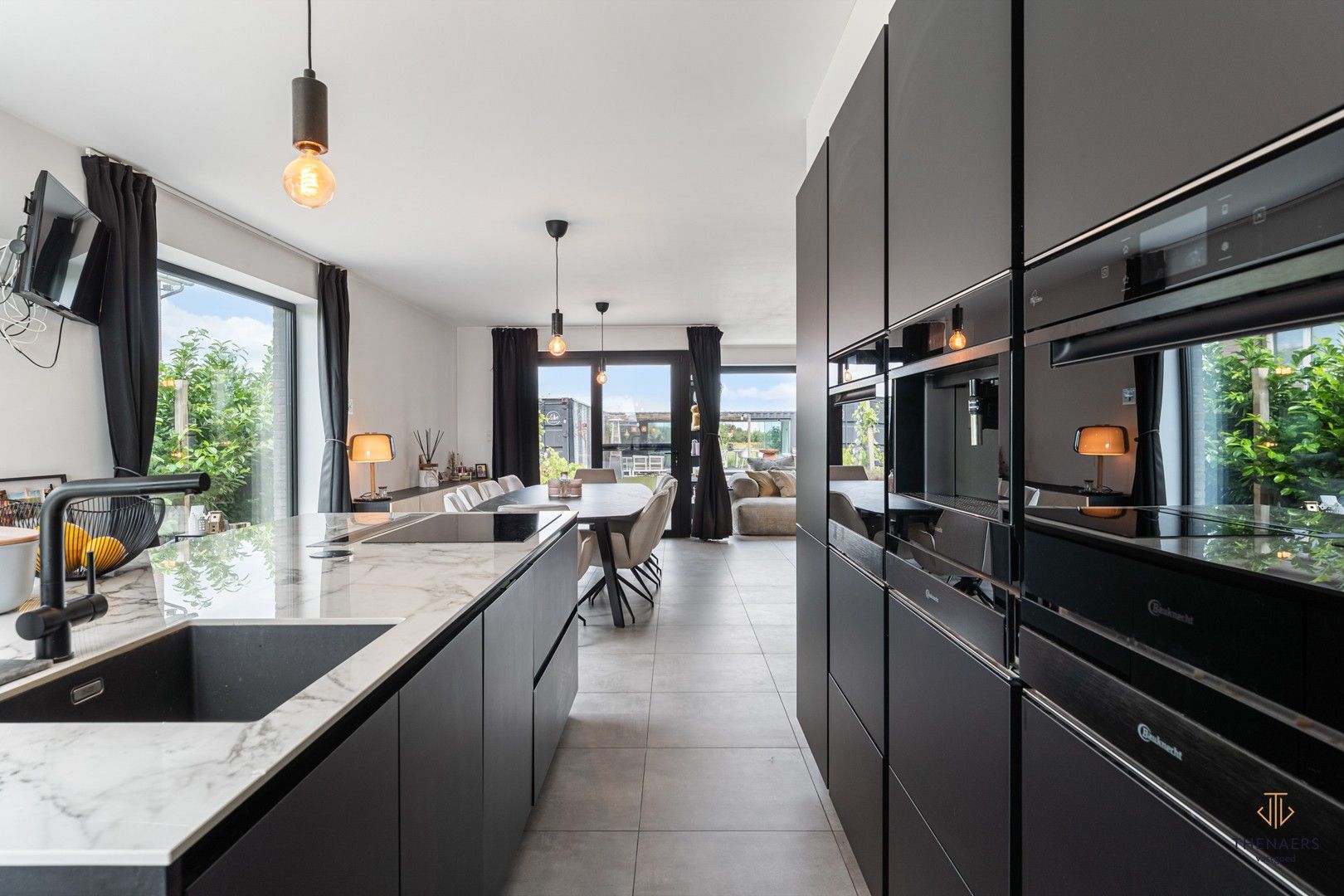 RECENTE MODERNE WONING MET ZWEMBAD & OPTIONEEL AAN TE KOPEN WEIDE VAN 1HA. foto 9