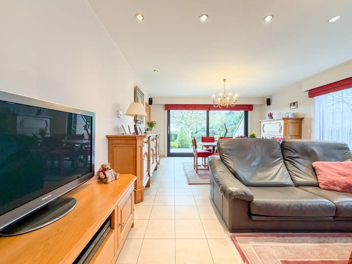 Villa op groot perceel met open zicht: 4 slaapkamers, 2 badkamers, grote tuin, topper te Torhout! foto 9