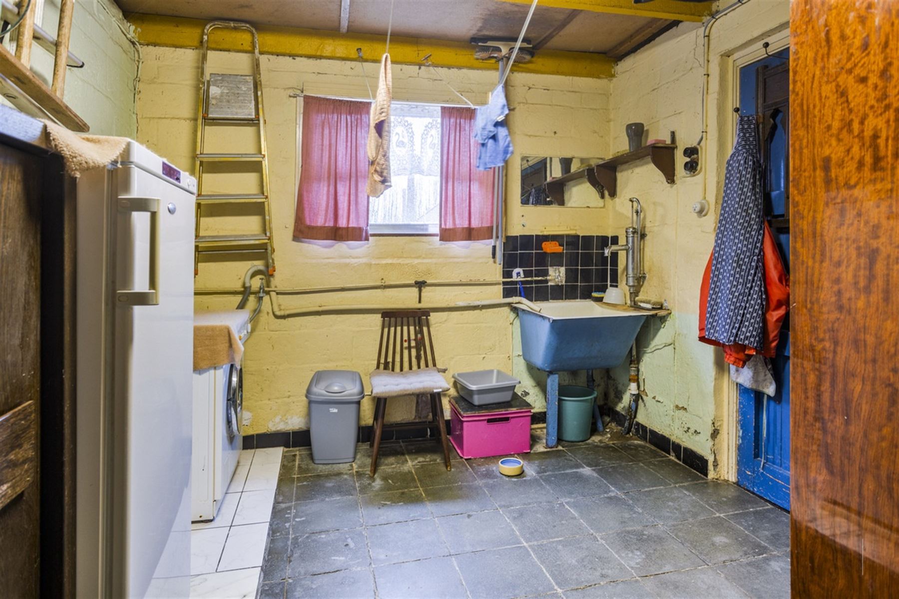 Halfopen bebouwing met 3 slaapkamers - op te frissen foto 10