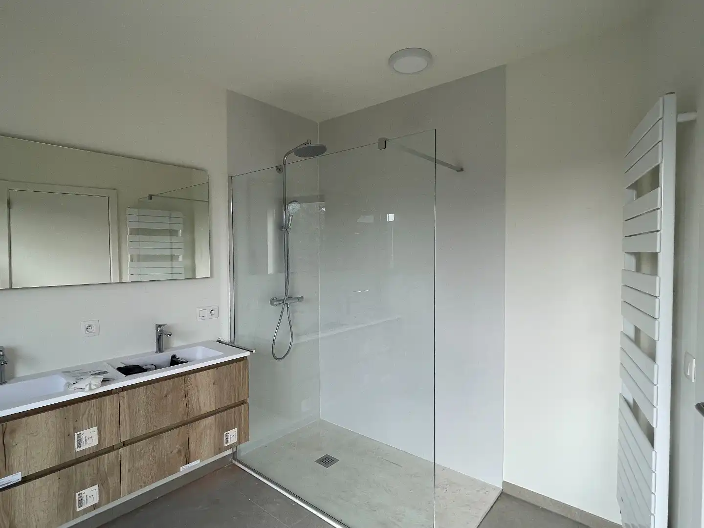 Nieuwbouwwoning met 3 slaapkamers inpandige garage , terras en tuin  foto 22