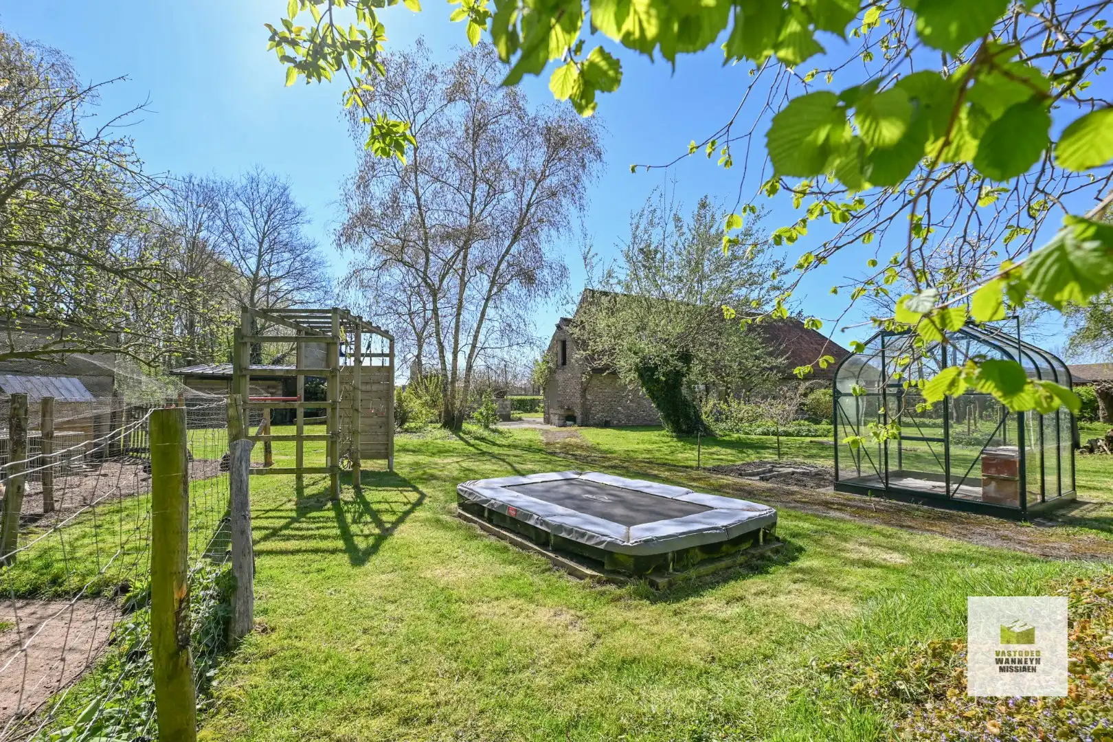 Landelijke gerenoveerde woning op 9.500 m2 met 3 slaapkamers en landelijk vergezicht foto 11