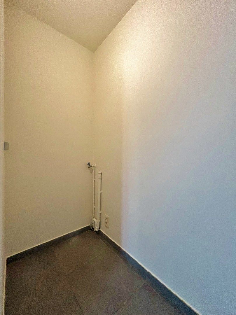 Ruim appartement met veel lichtinval, 3 slaapkamers en garage foto 10