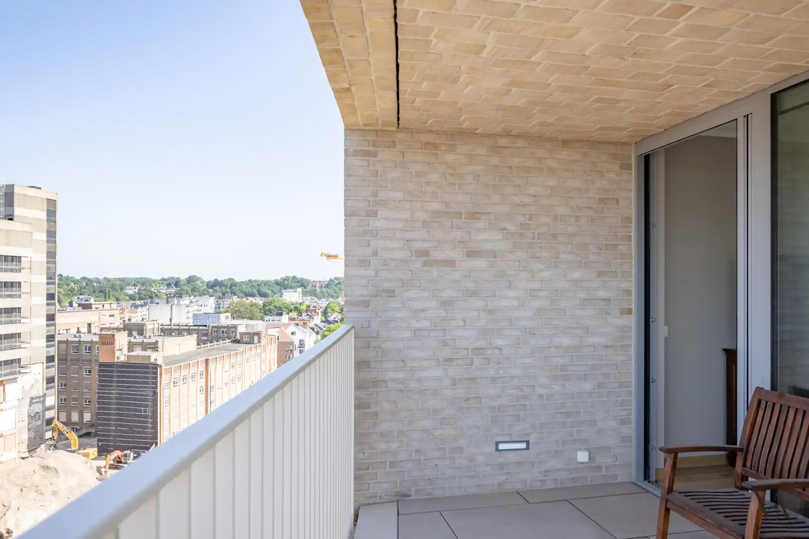 Bemeubeld nieuwbouwappartement op de negende verdieping met ruim terras en prachtig uitzicht – korte termijn verhuur foto 9