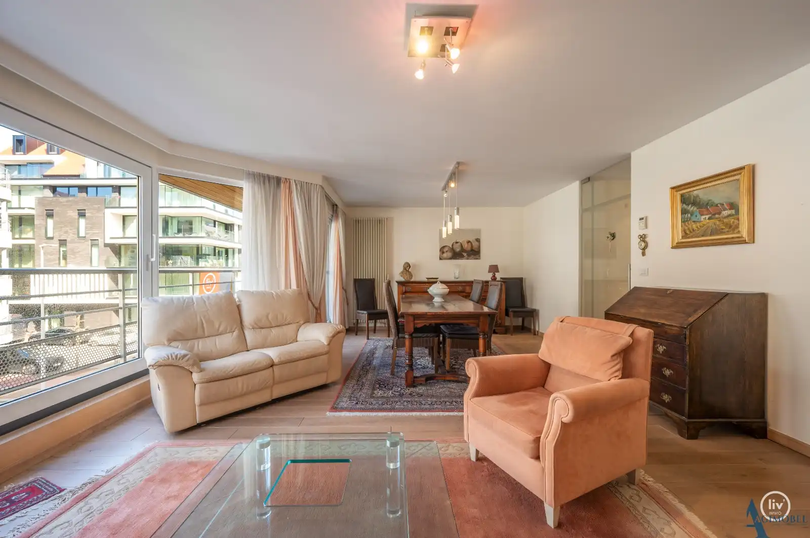 Een comfortabel appartement met 2 ruime slaapkamers op centrale locatie in Knokke . foto 3