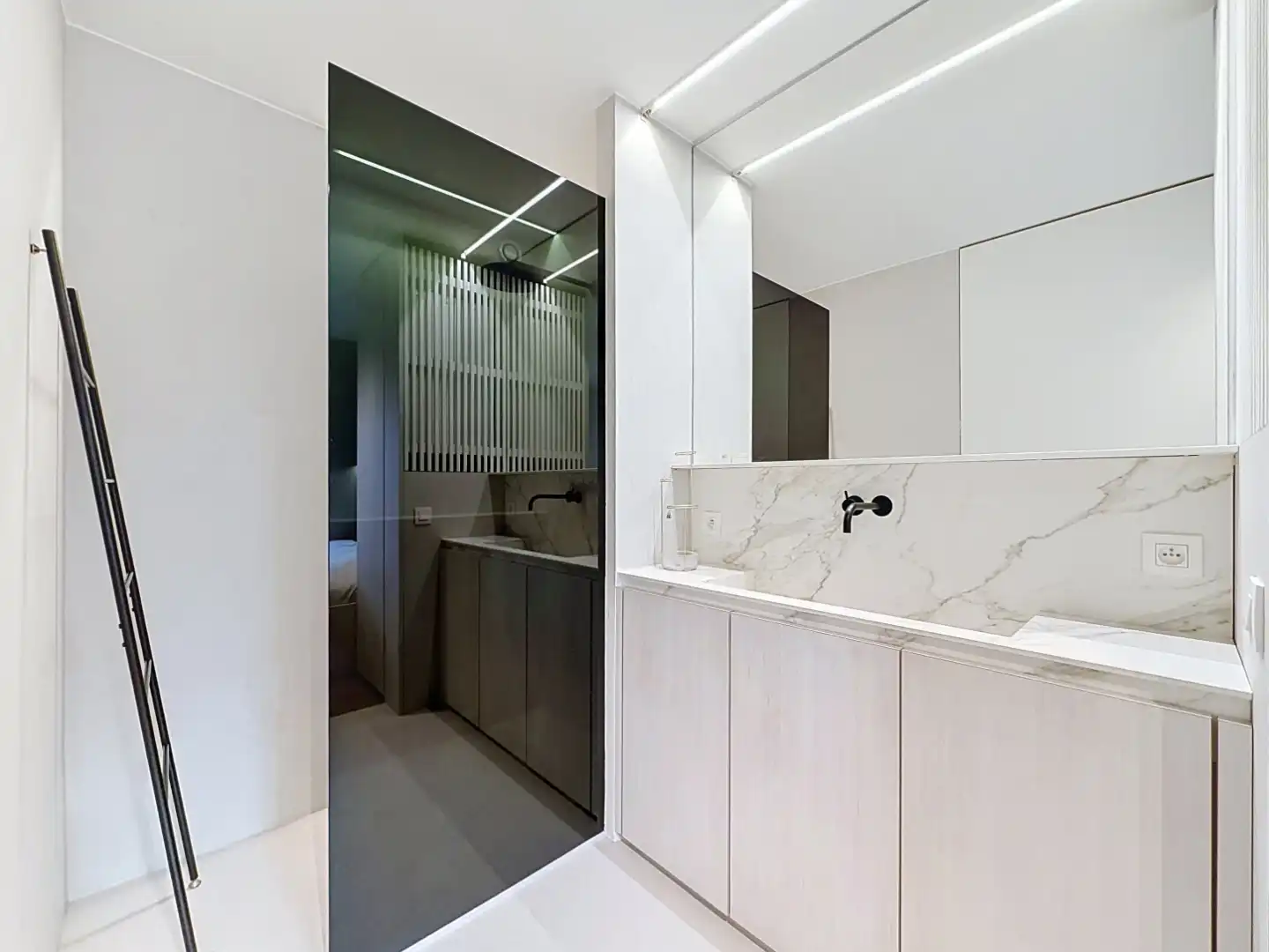 Luxueus gerenoveerd appartement met 3 slaapkamers en frontaal zeezicht te Oostduinkerke foto 12