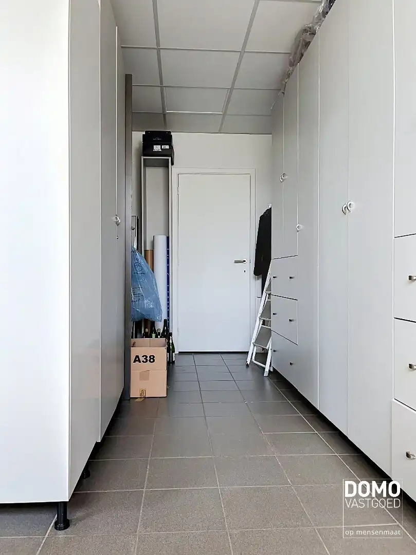 COMMERCIËLE RUIMTE TE HUUR IN HET CENTRUM VAN KERMT foto 11
