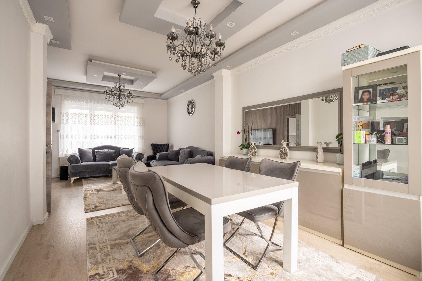 Stil en centraal wonen in het hart Merksem! foto 5