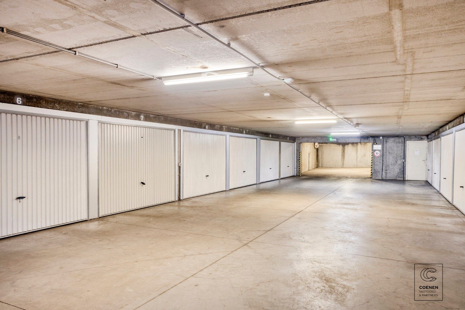 Instapklaar appartement van 124 m², 3 slpk's en terras op een toplocatie te Kontich! foto 18