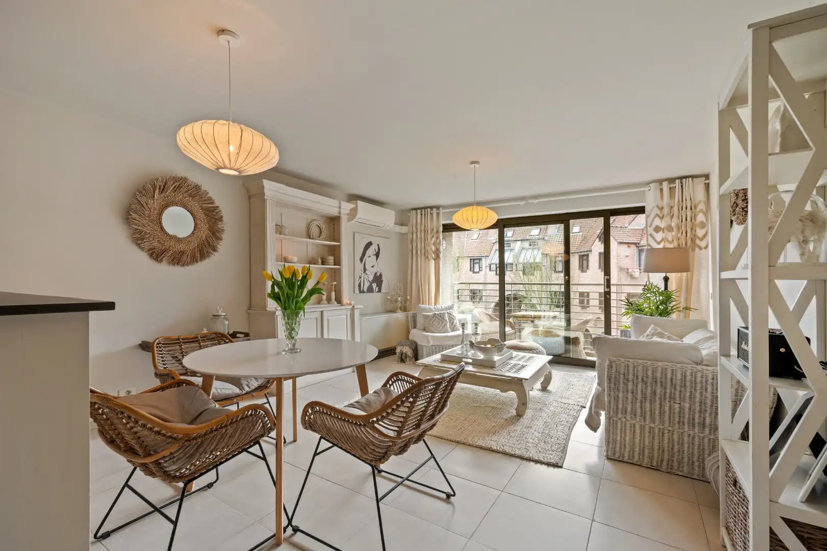 Verzorgd appartement met 2 slaapkamers, balkon, garage en berging in Menen-centrum foto {{pictureIndex}}